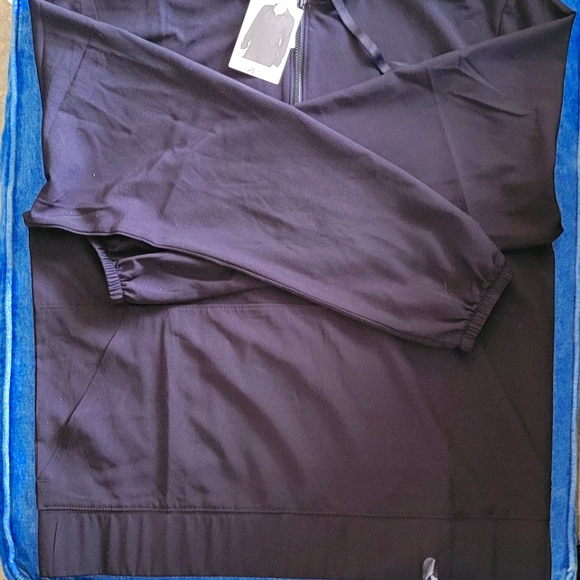 Reebok Windbreaker Hoodie - BRAND NEW - Picture 4 of 4